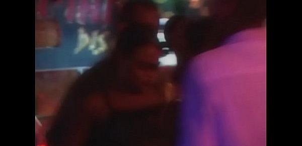 Sex mit einem wildfremden Typen in der Strandbar - Sex in the Beachclub